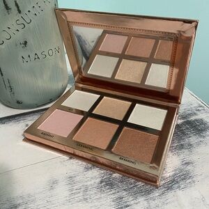 Ace Beaute Glow Essentials Highlighter Palette
